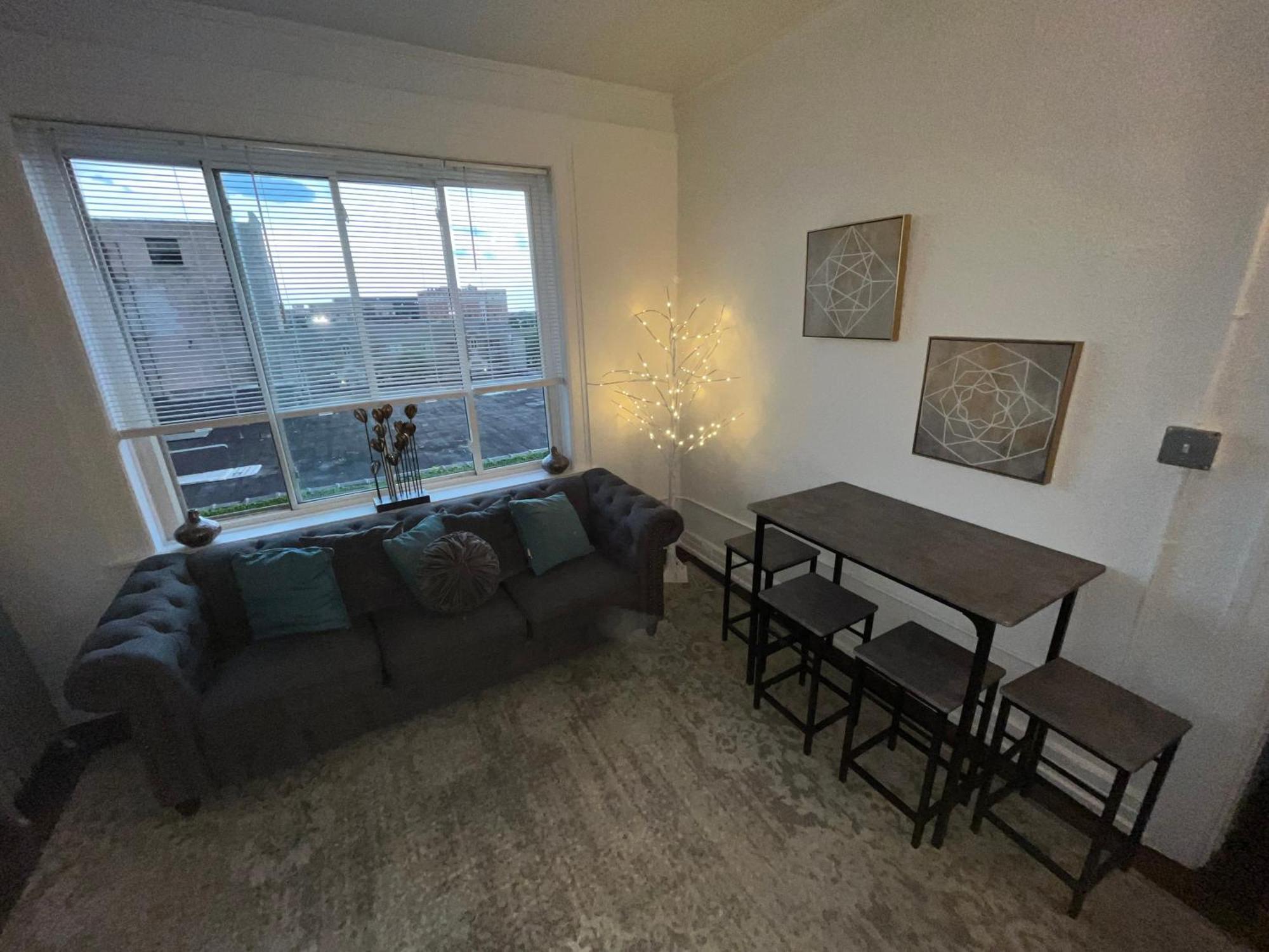 2 Bedroom Stylist Apartment 底特律 外观 照片